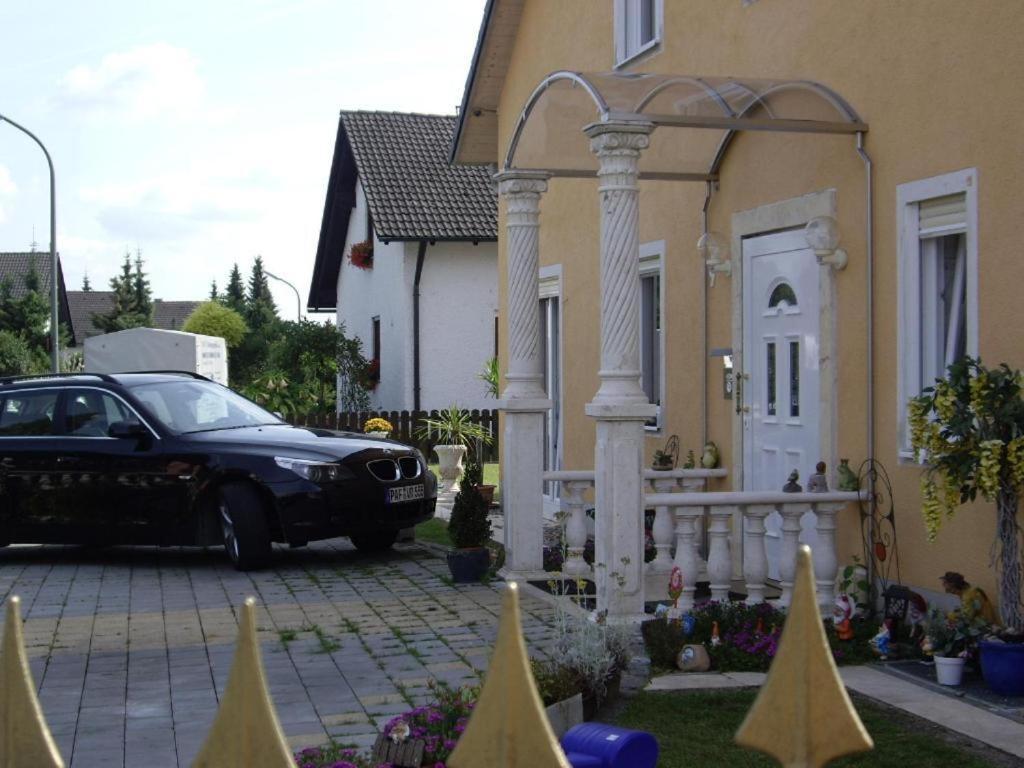 Habitación en casa particular Prince, Auch Für Langfristige Vermietung, Nehe Ingolstadt *