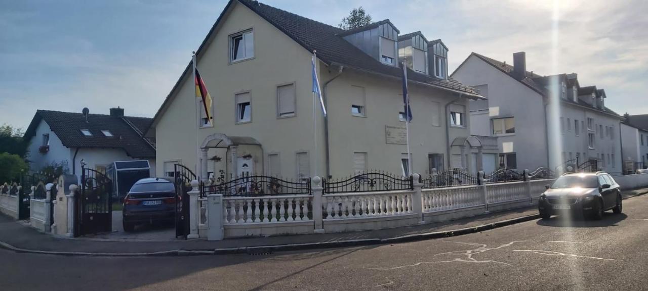 Habitación en casa particular Prince, Auch Für Langfristige Vermietung, Nehe Ingolstadt *