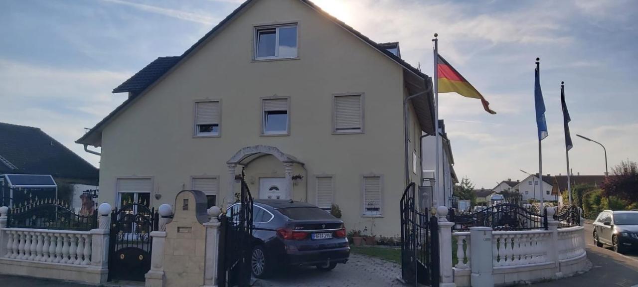 Prince, Auch Für Langfristige Vermietung, Nehe Ingolstadt Habitación en casa particular *