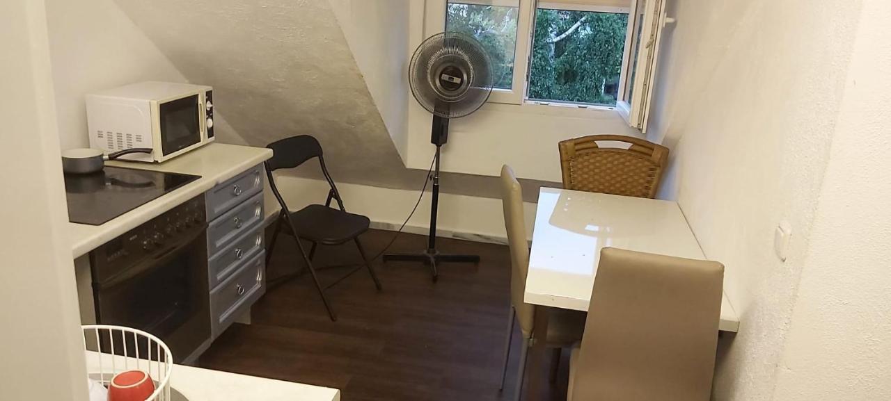 Habitación en casa particular Prince, Auch Für Langfristige Vermietung, Nehe Ingolstadt *
