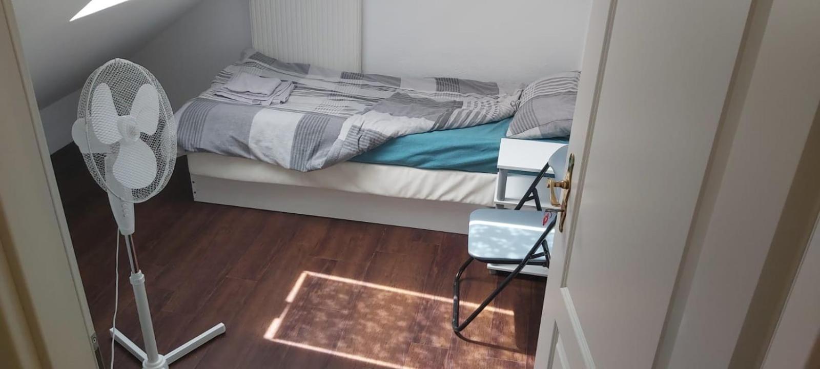 Habitación en casa particular Prince, Auch Für Langfristige Vermietung, Nehe Ingolstadt