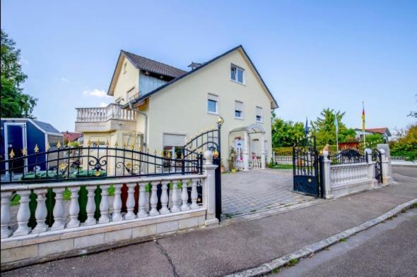 Habitación en casa particular Prince, Auch Für Langfristige Vermietung, Nehe Ingolstadt Vohburg an der Donau