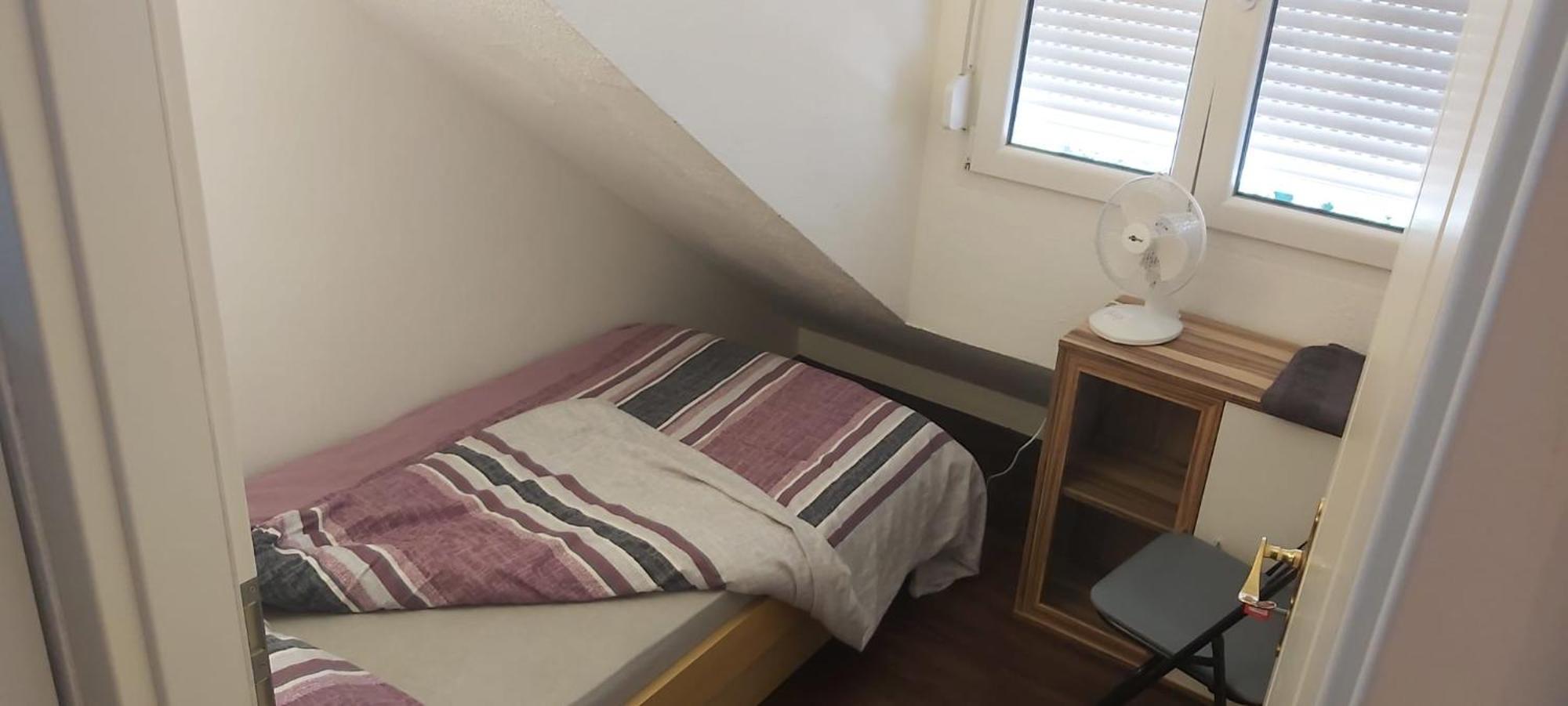 Habitación en casa particular Prince, Auch Für Langfristige Vermietung, Nehe Ingolstadt *