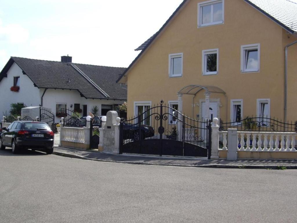 Prince, Nur Fuer Handwerker Auch Langfristig, Naehe Ingolstadt